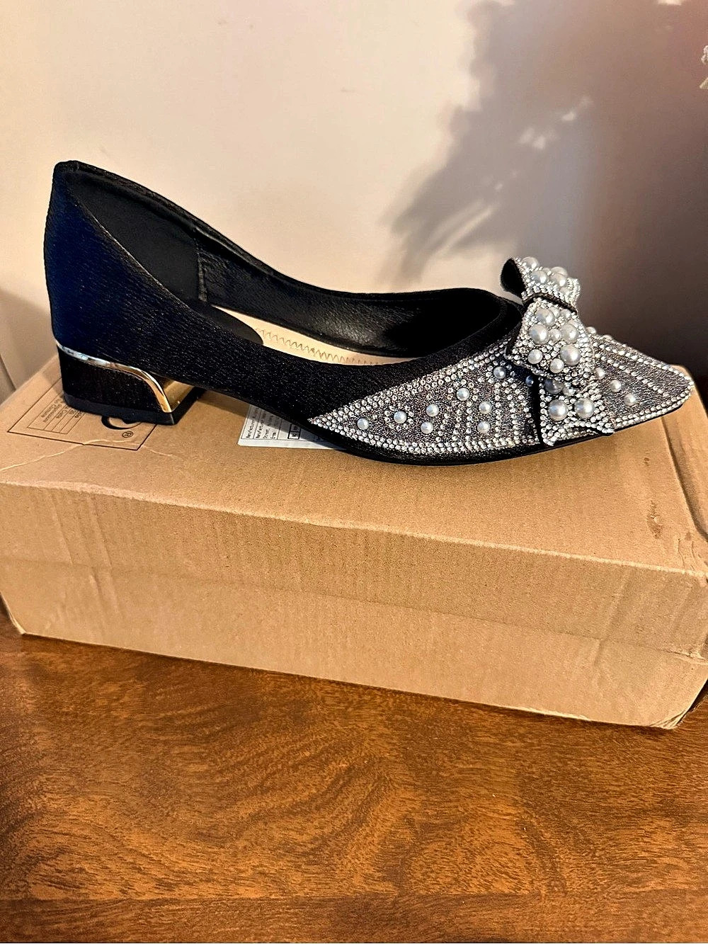 Embellished Pointed Toe Heels in Black & Silver EU 37 Like â